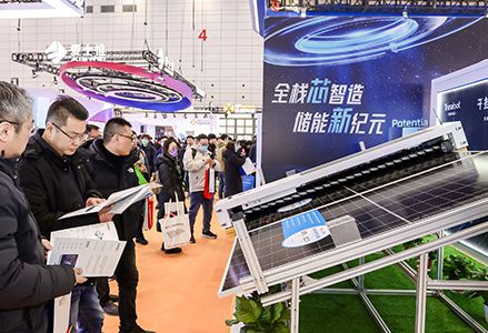 SUCE 2024 | 通宝TB222携光伏清扫机器人亮相济南光伏展
